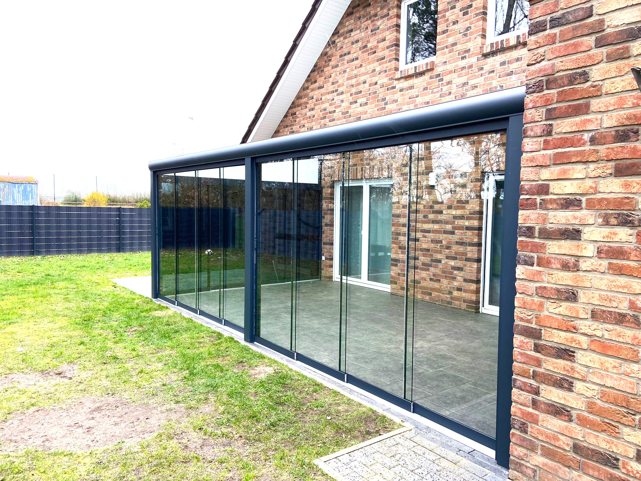 Moderner Kaltwintergarten - Elegante Glaserweiterung für mehr Wohnqualität